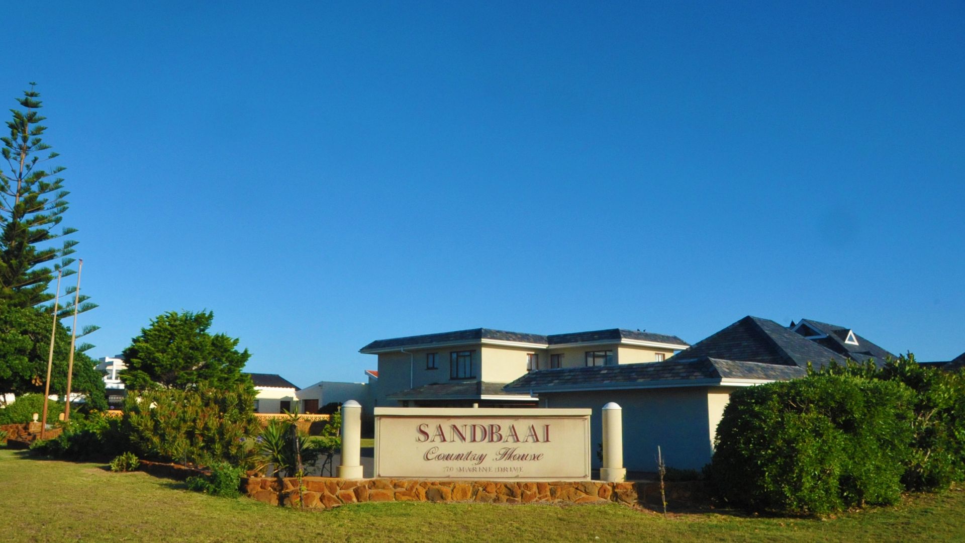 Sandbaai Country House Entrance