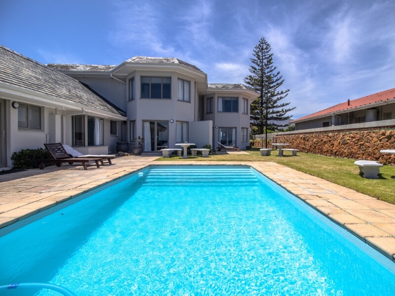 Sandbaai Country House Pool View of the House